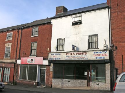 Property for auction in Worcestershire)