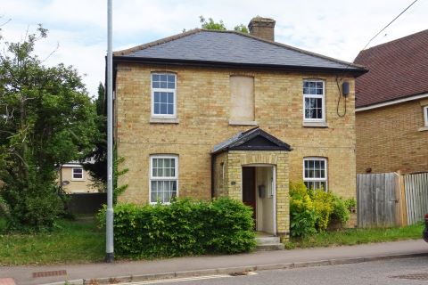 Property for auction in Cambridgeshire)