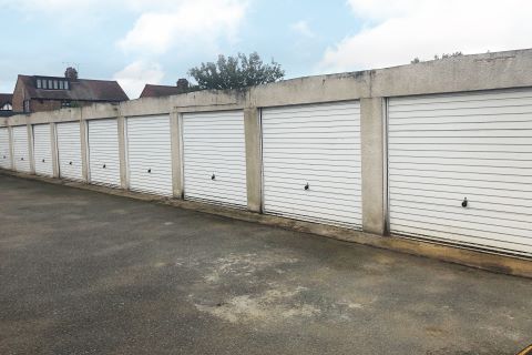Property for auction in Essex)