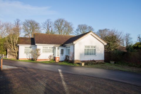 Property for auction in Essex)