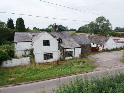 Property for auction in Warwickshire)