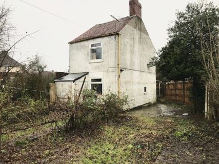 Property for auction in Derbyshire)