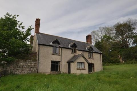 Property for auction in Clwyd)