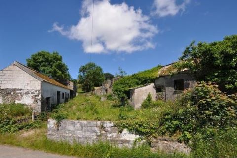 Property for auction in Clwyd)