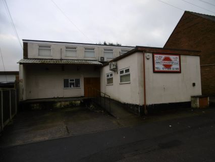 Property for auction in Derbyshire)