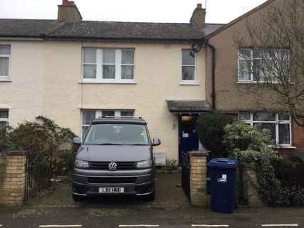 Property for auction in London)