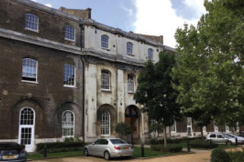 Property for auction in London)