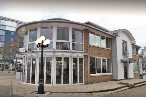 Property for auction in London)