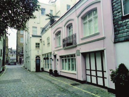 Property for auction in London)