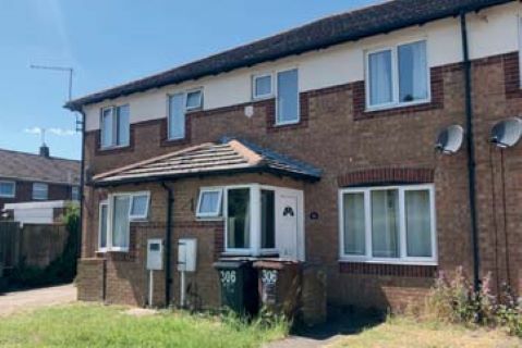 Property for auction in Northamptonshire)