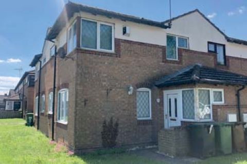 Property for auction in Northamptonshire)