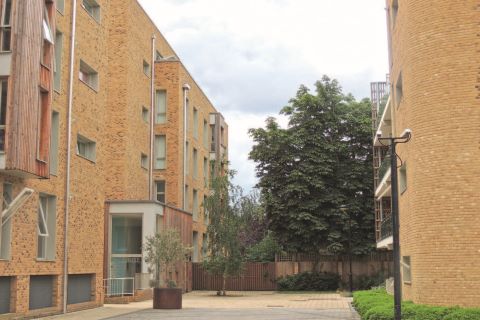 Property for auction in Berkshire)