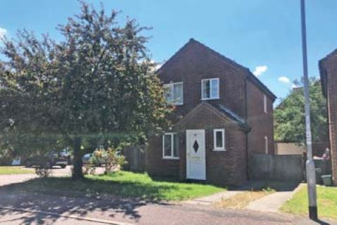 Property for auction in Northamptonshire)