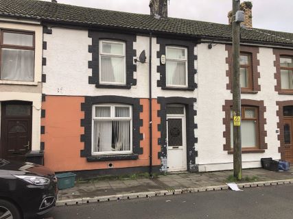 Property for auction in Mid Glamorgan)