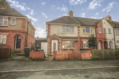 Property for auction in Northamptonshire)