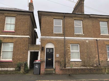 Property for auction in Berkshire)