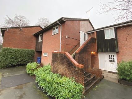 Property for auction in Berkshire)