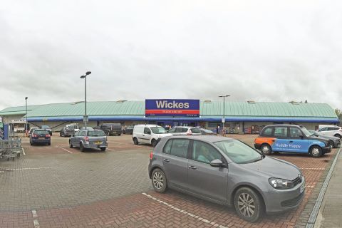 Property for auction in Essex)