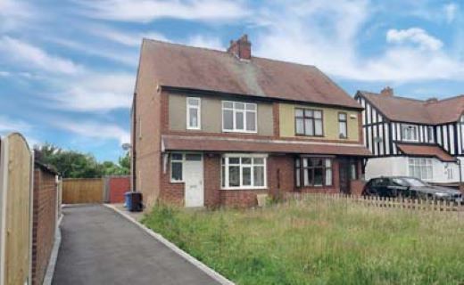 Property for auction in Derbyshire)