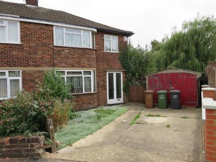 Property for auction in Cambridgeshire)