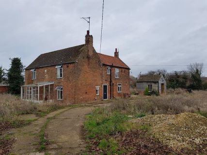 Property for auction in Cambridgeshire)