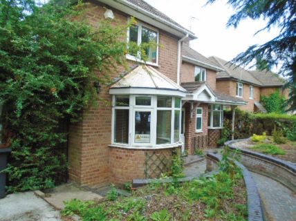 Property for auction in Nottinghamshire)