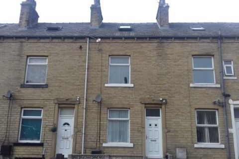 Property for auction in West Yorkshire)