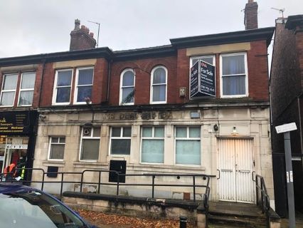 Property for auction in Cheshire)