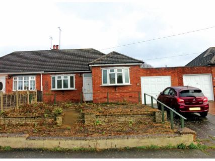 Property for auction in Worcestershire)