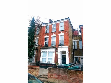 Property for auction in London)