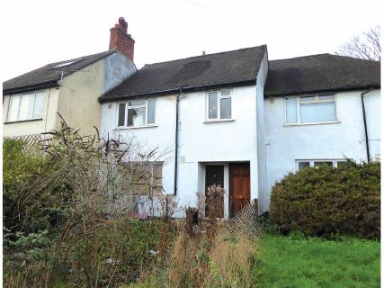 Property for auction in London)