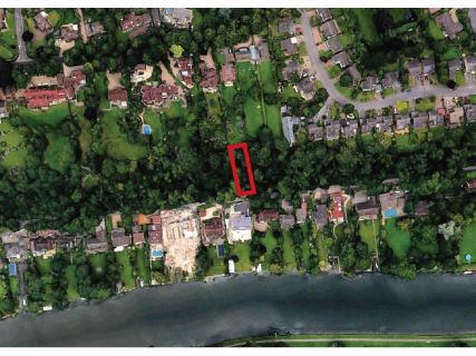 Property for auction in Berkshire)