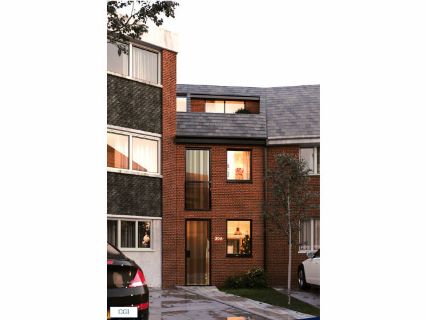 Property for auction in London)