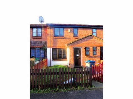 Property for auction in Surrey)