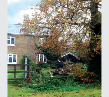Property for auction in Essex)