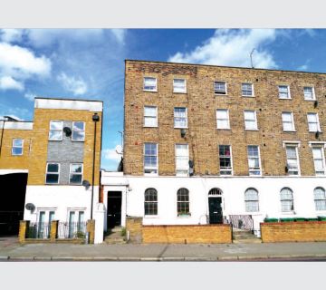 Property for auction in London)