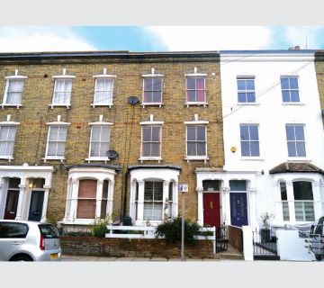 Property for auction in London)