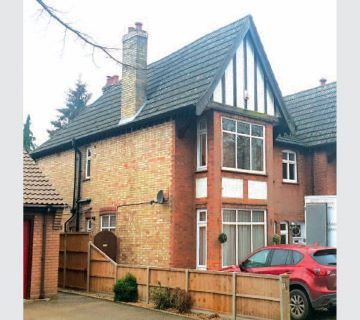 Property for auction in Cambridgeshire)