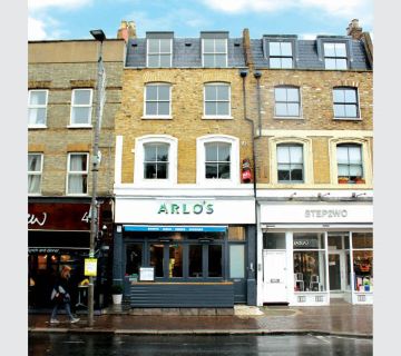 Property for auction in London)