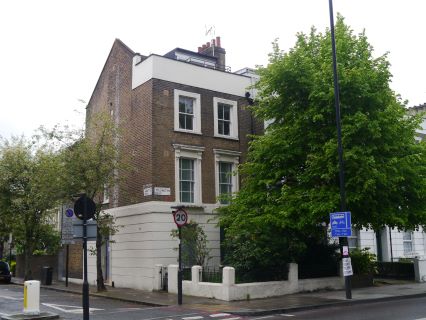 Property for auction in London)