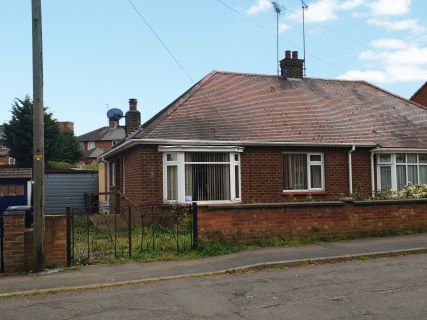 Property for auction in Northamptonshire)