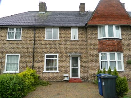 Property for auction in London)