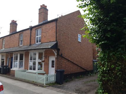 Property for auction in Warwickshire)