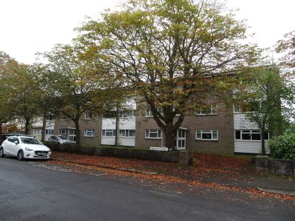 Property for auction in Berkshire)