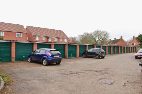Property for auction in Warwickshire)
