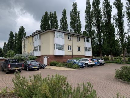 Property for auction in Worcestershire)