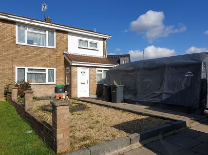 Property for auction in Bedfordshire)