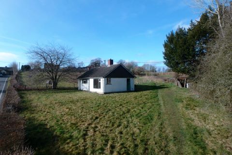 Property for auction in Herefordshire)