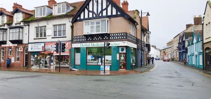 Property for auction in Clwyd)