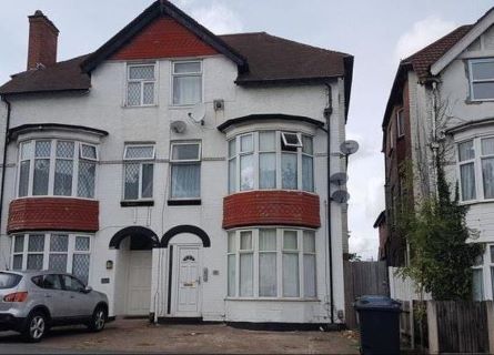 Property for auction in West Midlands)